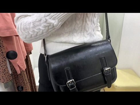 ❤️ Публічна мастурбація молодої сучки FeralBerry фалоімітатором у примірочній ️❌ Шлюхи у нас ﹏