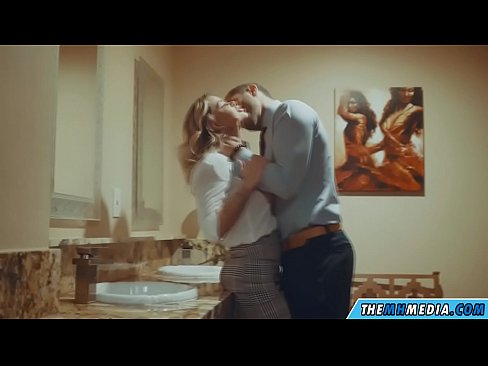 ❤️ Коли грудаста блондинка спокушає вас у громадському туалеті ️❌ Шлюхи у нас ﹏